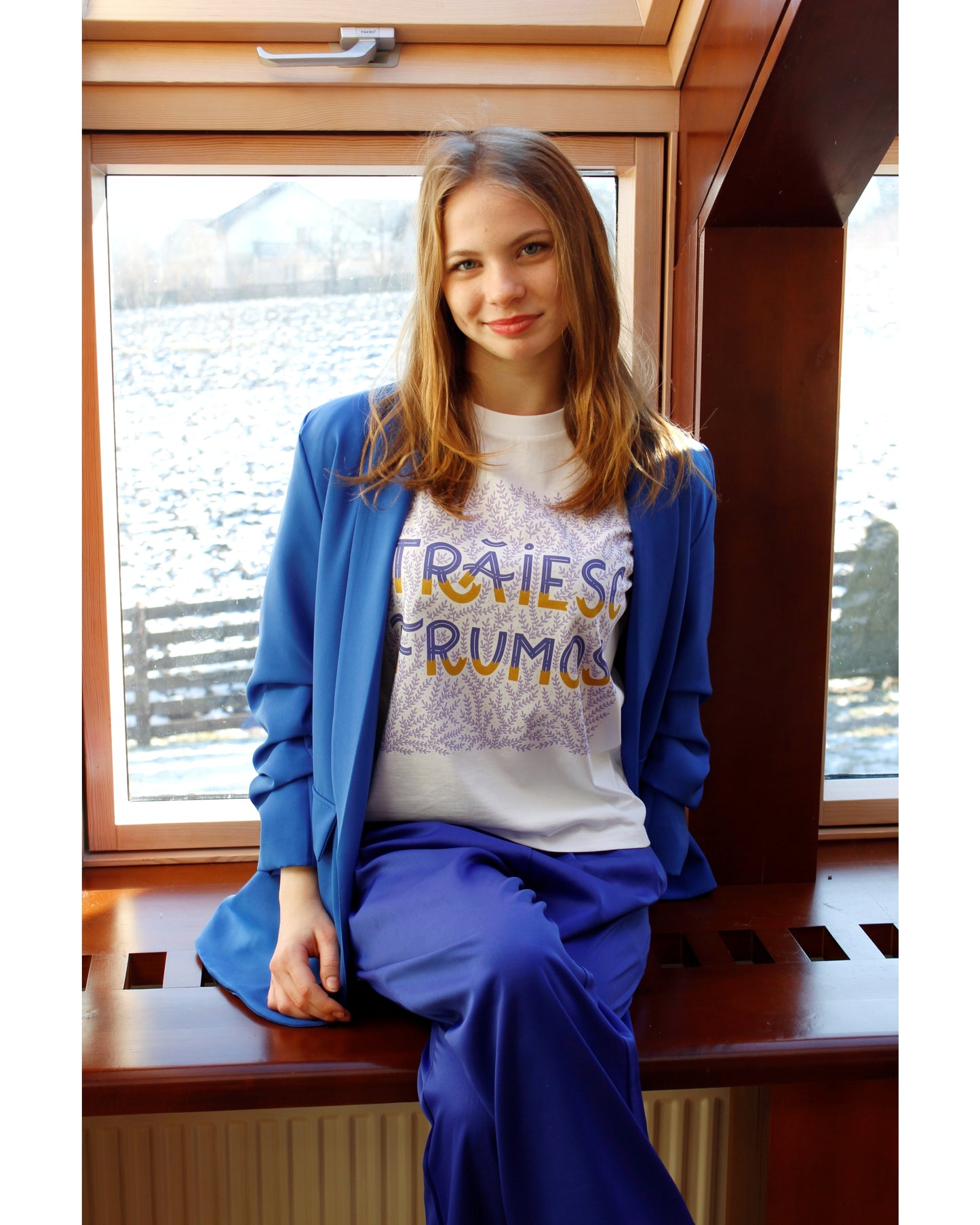 TRICOU ALB TRĂIESC FRUMOS